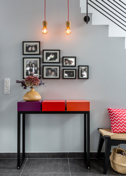 console design décorative acier et cubes aubergine rouge orange Pied Estal mobilier Les Pieds Sur La Table réalisation maison