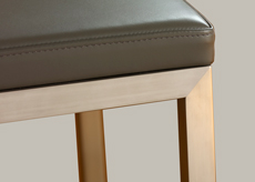 Finition pied inox brossé Chaises design Mobilier Les Pieds Sur La Table