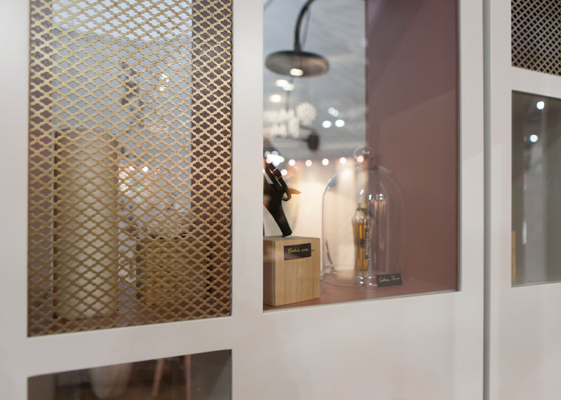 mobilier chambre hotel prototype vitrine design Chambre 306 mobilier Les Pieds Sur La Table détail