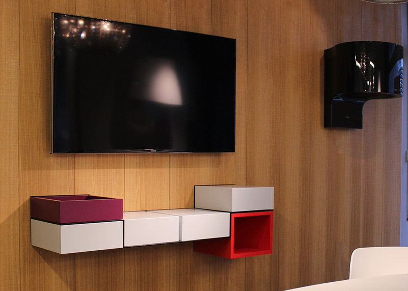 bureau console mural sur mesure Pas-Pied mobilier Les Pieds sur la table réalisation entreprise Elica Frances