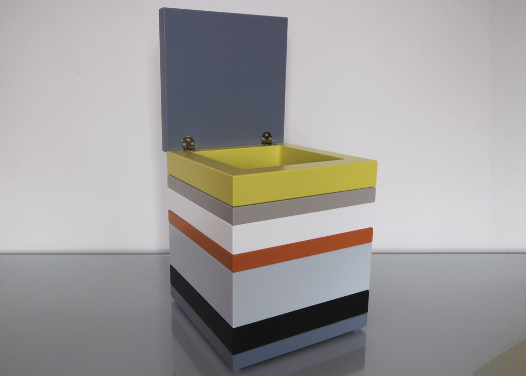 coffre de rangement laqué couleurs sur mesure jaune, orange pop gris béton blanc , design et fabrication mobilier Les Pieds Sur La Table