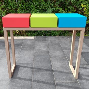 Console design avec tiroirs en couleurs, création et fabrication par Les Pieds Sur La Table mobilier sur mesure U