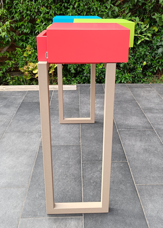 Console design avec tiroirs, console avec pied acier, création et fabrication par Les Pieds Sur La Table meubles sur mesure