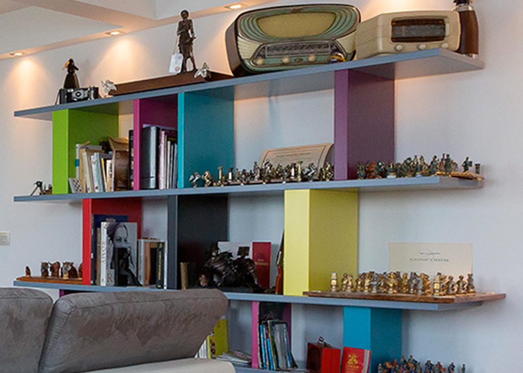 étagère design sur mesure modulable en couleurs Tu-Lis-Pied Mobilier design modulable sur mesure et coloré Les Pieds Sur La Table, fabrication sur mesure appartement Paris détail
